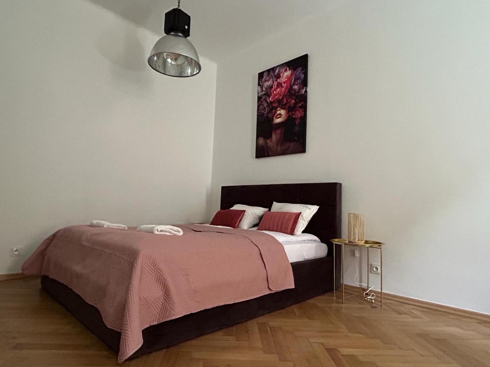 Selected Apartments By Market Square Краков Экстерьер фото