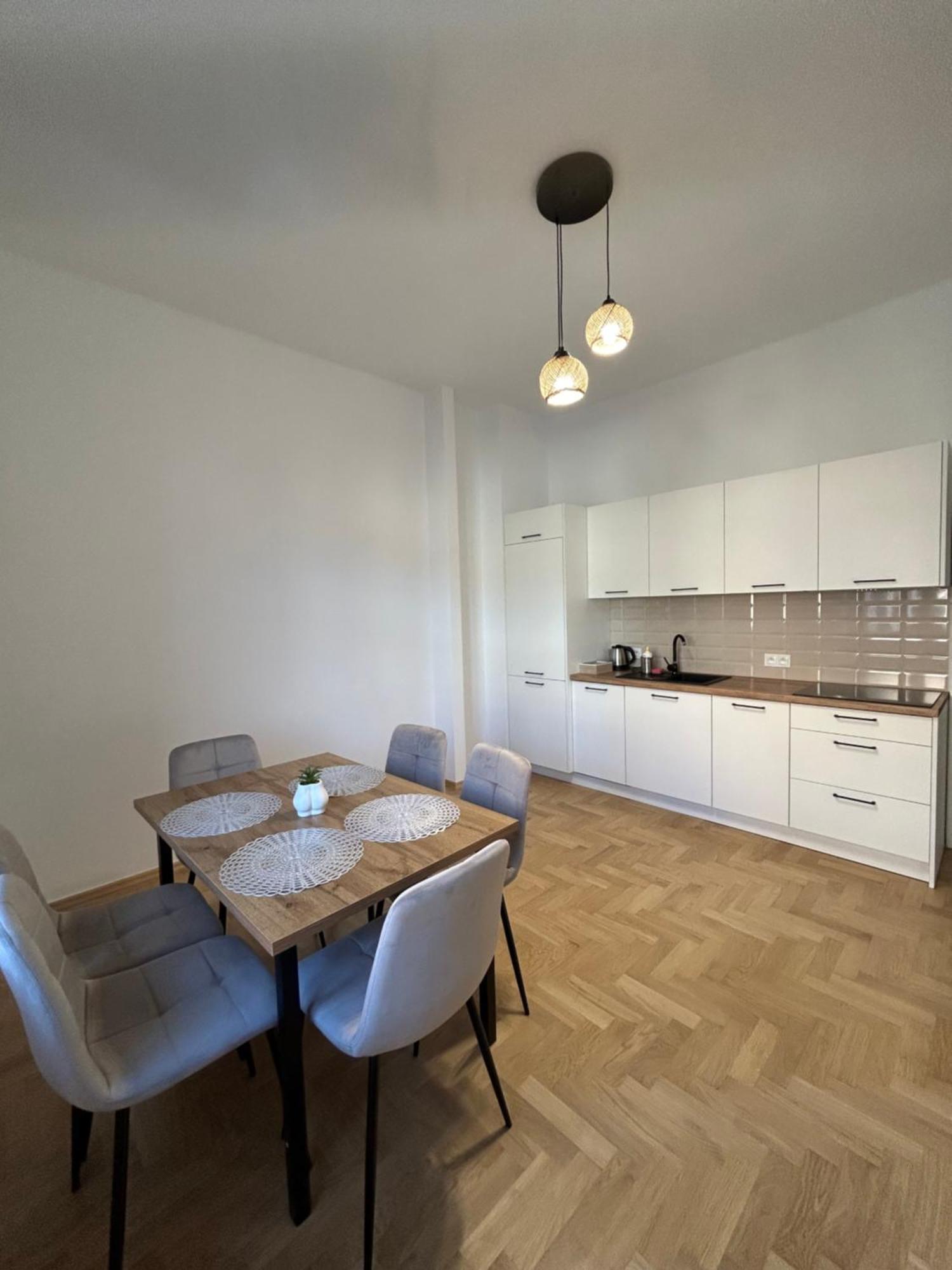 Selected Apartments By Market Square Краков Экстерьер фото